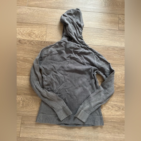 Abercrombie sweater - Picture 2 of 2